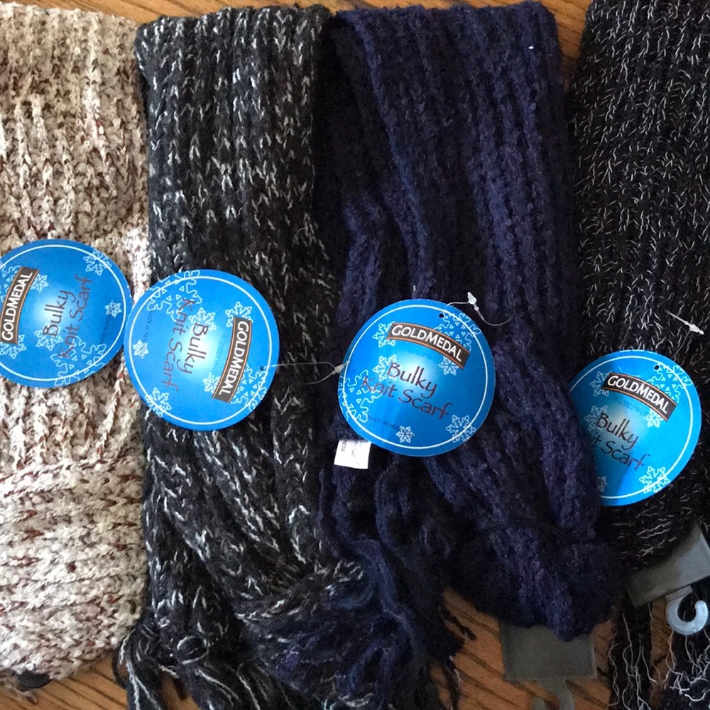 Bulky knit scarves